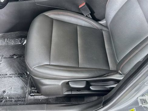Used 2025 Chevrolet Trax RS w/ Driver Confidence Package FWD image 18