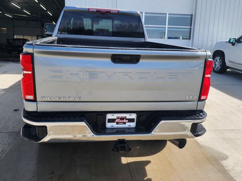 Used 2025 Chevrolet Silverado 2500 LTZ w/ LTZ Premium Package image 5