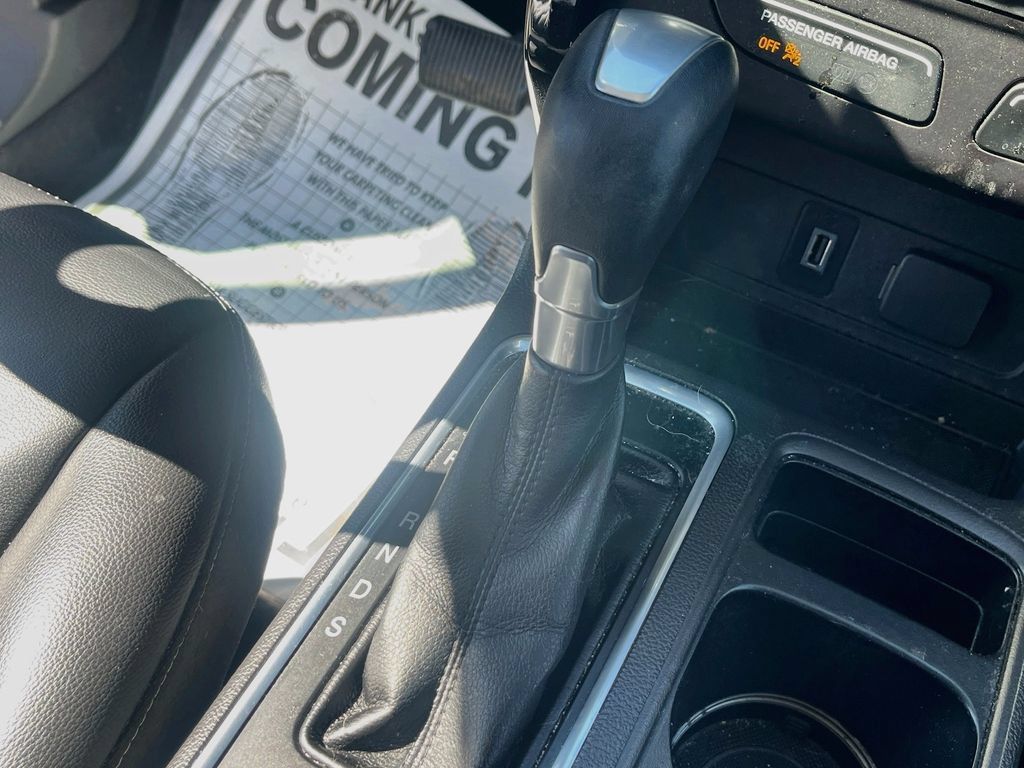 Used 2017 Ford Escape Titanium FWD image 17