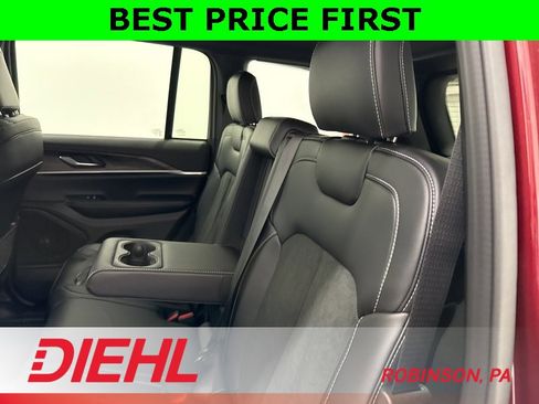 New 2026 Jeep Grand Cherokee Altitude image 17