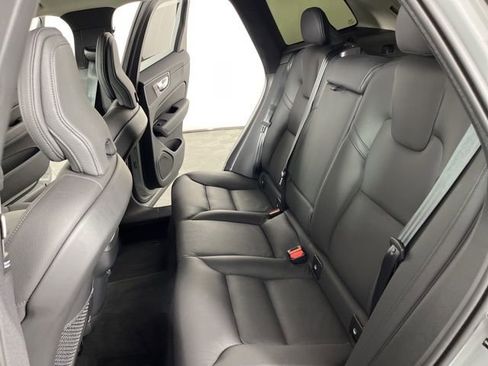 Used 2025 Volvo XC60 B5 Plus image 41
