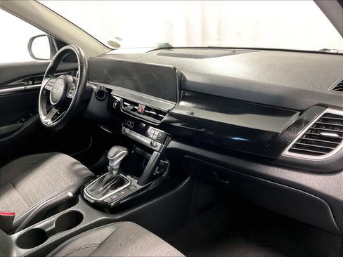 Used 2025 Kia Seltos S image 14