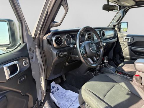 Used 2021 Jeep Gladiator Sport AWD/4WD image 18