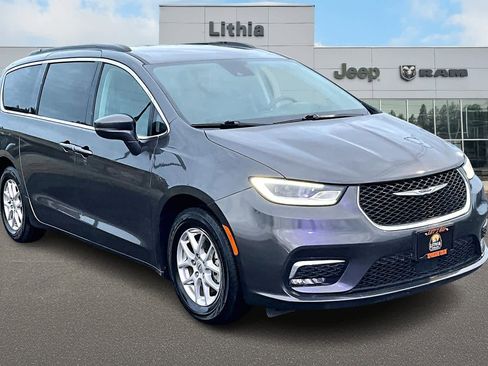 Used 2022 Chrysler Pacifica Touring-L image 22