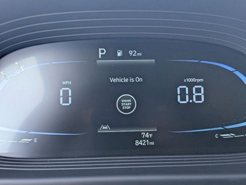 Used 2025 Hyundai Venue SEL image 32