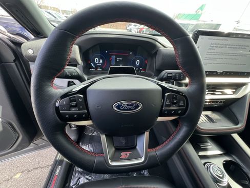 Used 2025 Ford Explorer ST image 16