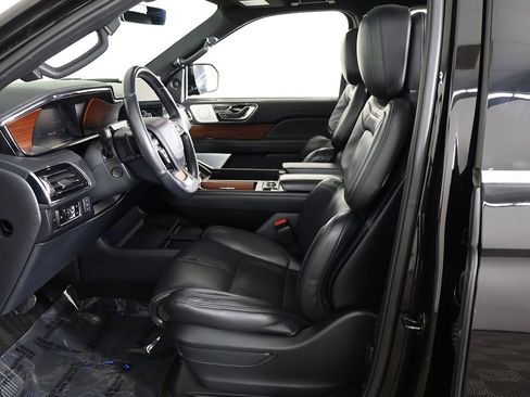 Used 2023 Lincoln Navigator Reserve AWD/4WD image 41