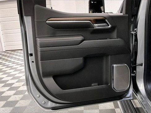 Used 2024 Chevrolet Silverado 1500 High Country w/ High Country Premium Package image 20