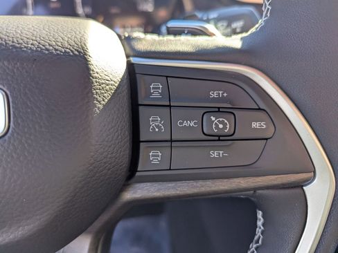 New 2025 Jeep Grand Cherokee L Limited w/ Black Appearance Package image 10