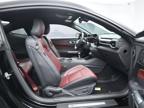 Used 2025 Ford Mustang GT Premium RWD image 29