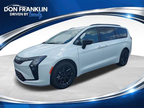 New 2027 Chrysler Pacifica Select w/ S Appearance Package FWD image 1