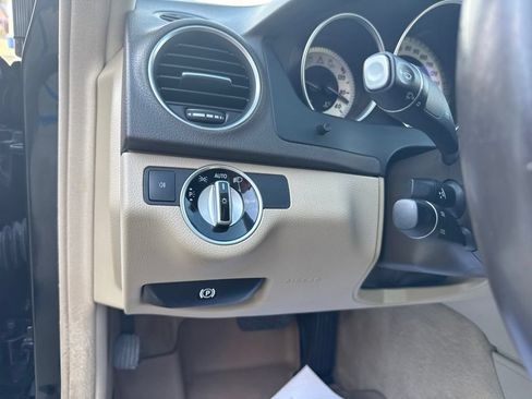 Used 2013 Mercedes-Benz C 300 4MATIC Sedan image 12