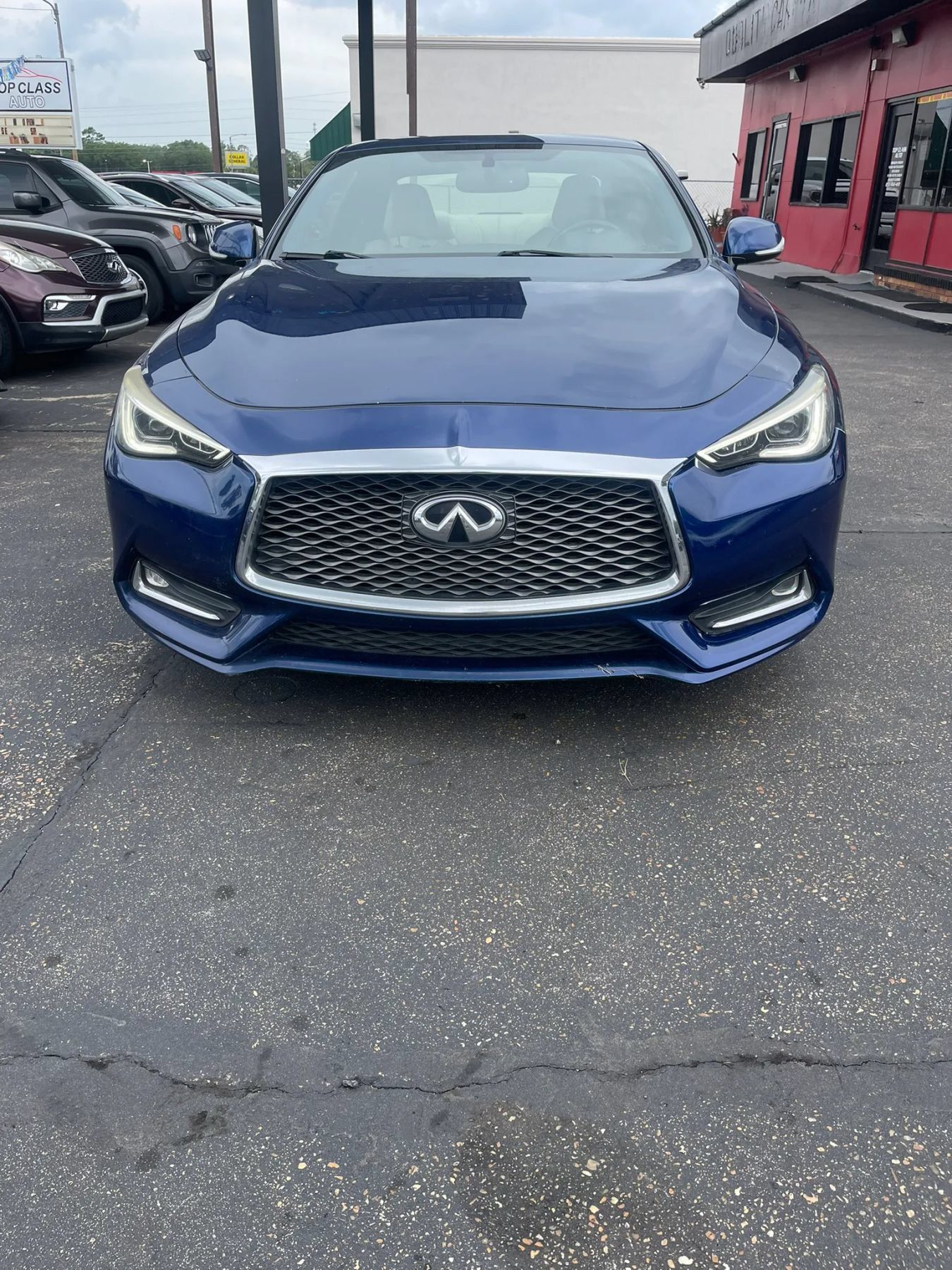 Used 2017 INFINITI Q60 3.0t w/ Premium Plus Package 3.0T RWD image 2