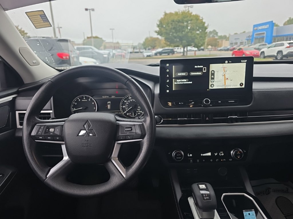Used 2025 Mitsubishi Outlander ES AWD/4WD image 12