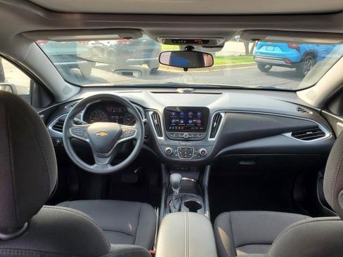 Used 2024 Chevrolet Malibu LT image 25