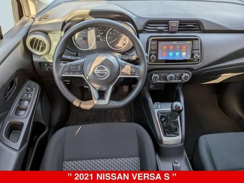 Used 2021 Nissan Versa S FWD image 28