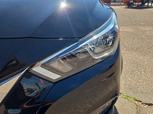 Used 2021 Nissan Versa SV image 29