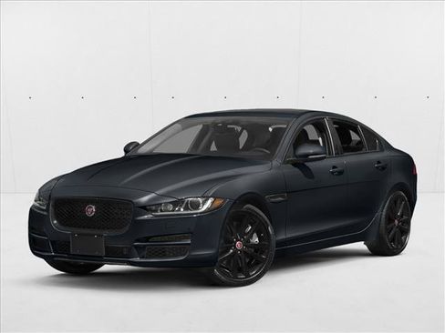 Used 2017 Jaguar XE Prestige RWD image 1