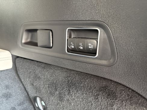 Certified 2026 Mercedes-Benz GLS 450 4MATIC image 15