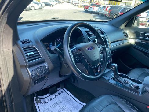 Used 2018 Ford Explorer Limited image 10