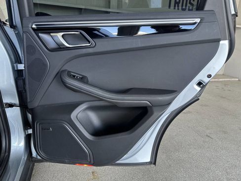 Used 2023 Porsche Macan Turbo image 20