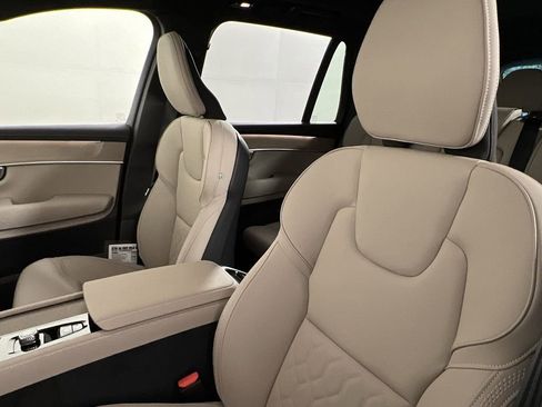 New 2026 Volvo XC90 B6 Plus w/ Protection Package Premier image 12