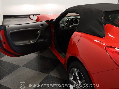 Used 2007 Pontiac Solstice Convertible w/ Preferred Package image 32
