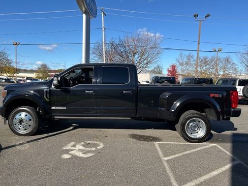 Used 2022 Ford F450 Platinum w/ FX4 Off-Road Package image 4