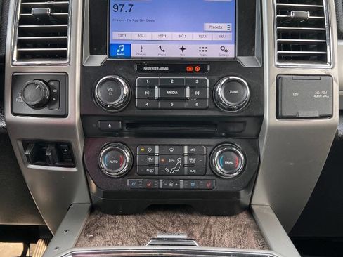 Used 2017 Ford F250 Lariat w/ Lariat Ultimate Package AWD/4WD image 30
