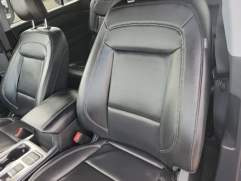 Used 2022 Ford Explorer XLT w/ Equipment Group 202A RWD image 12