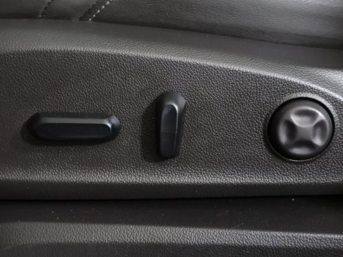 Used 2019 Buick Envision Essence image 34