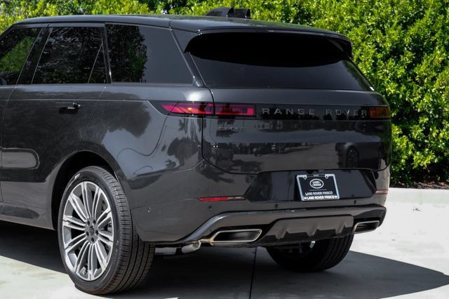 New 2026 Land Rover Range Rover Sport Dynamic SE AWD/4WD image 10