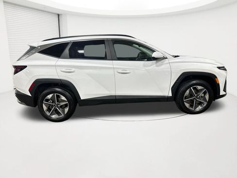 Certified 2025 Hyundai Tucson SEL AWD/4WD image 4