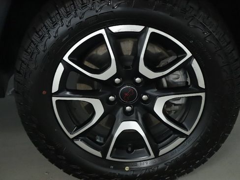 Used 2025 Jeep Compass Trailhawk AWD/4WD image 10