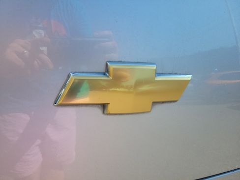 Used 2004 Chevrolet SSR w/ Preferred Equipment Group image 9