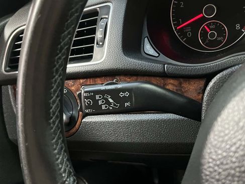 Used 2013 Volkswagen Passat 2.5 SEL Premium FWD image 14