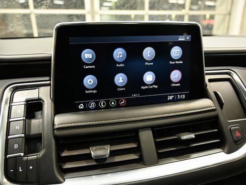 Used 2021 GMC Yukon SLT w/ SLT Luxury Plus Package image 16