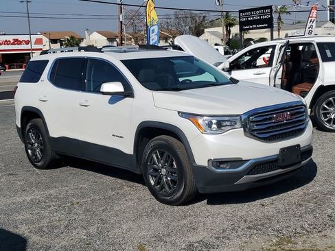 Used 2017 GMC Acadia SLT image 1