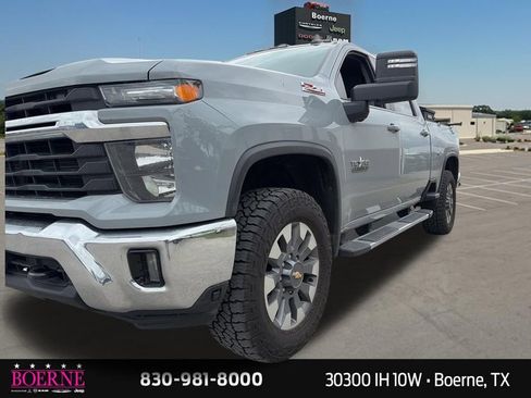 Used 2024 Chevrolet Silverado 2500 LT w/ Texas Edition image 3