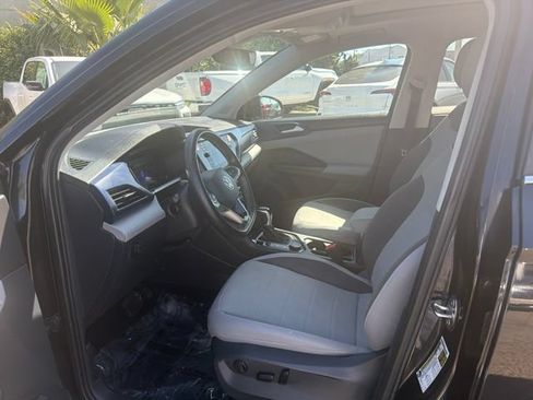 Used 2024 Volkswagen Taos SE AWD/4WD image 10