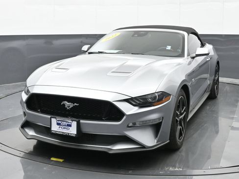 Used 2022 Ford Mustang GT Premium w/ Equipment Group 401A RWD image 5