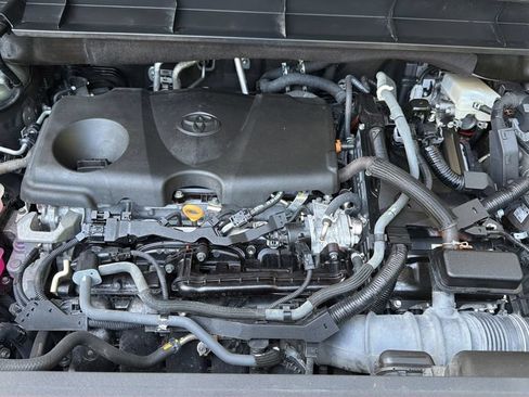 Used 2023 Toyota Highlander XLE FWD image 38