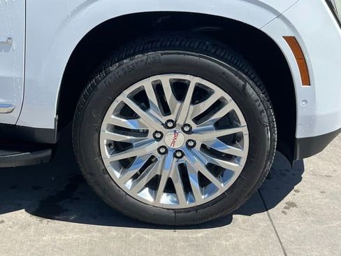 Used 2025 GMC Yukon XL Denali AWD/4WD image 10