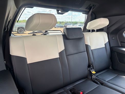 Used 2025 Toyota Sequoia Capstone AWD/4WD image 30