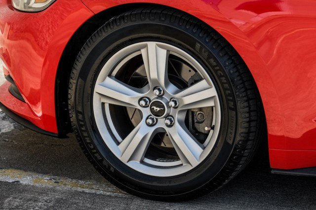 Used 2017 Ford Mustang Coupe RWD image 43