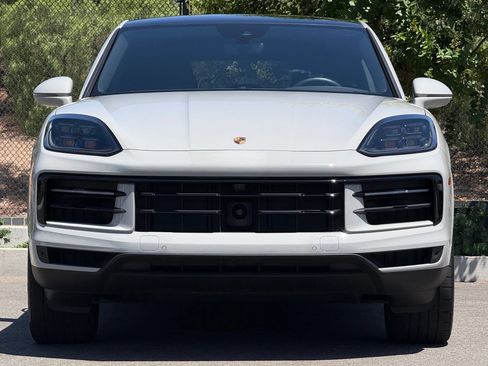 Used 2026 Porsche Cayenne S AWD/4WD image 10