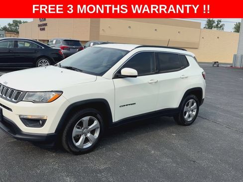 Used 2019 Jeep Compass Latitude w/ Popular Equipment Group FWD image 4