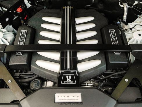Used 2020 Rolls-Royce Phantom Sedan RWD image 16