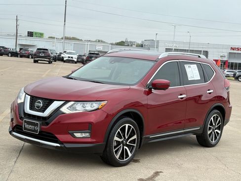 Used 2020 Nissan Rogue SL w/ Premium Package image 3