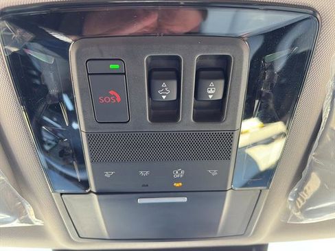 New 2025 Mitsubishi Outlander SEL image 29